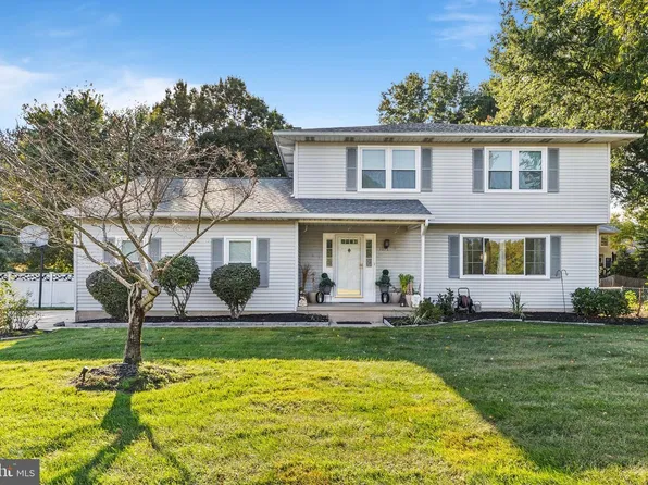 1071 Hughes Dr, Hamilton, NJ 08690