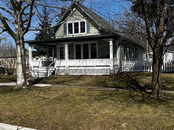 1016 Cass St, Saint Clair, MI 48079