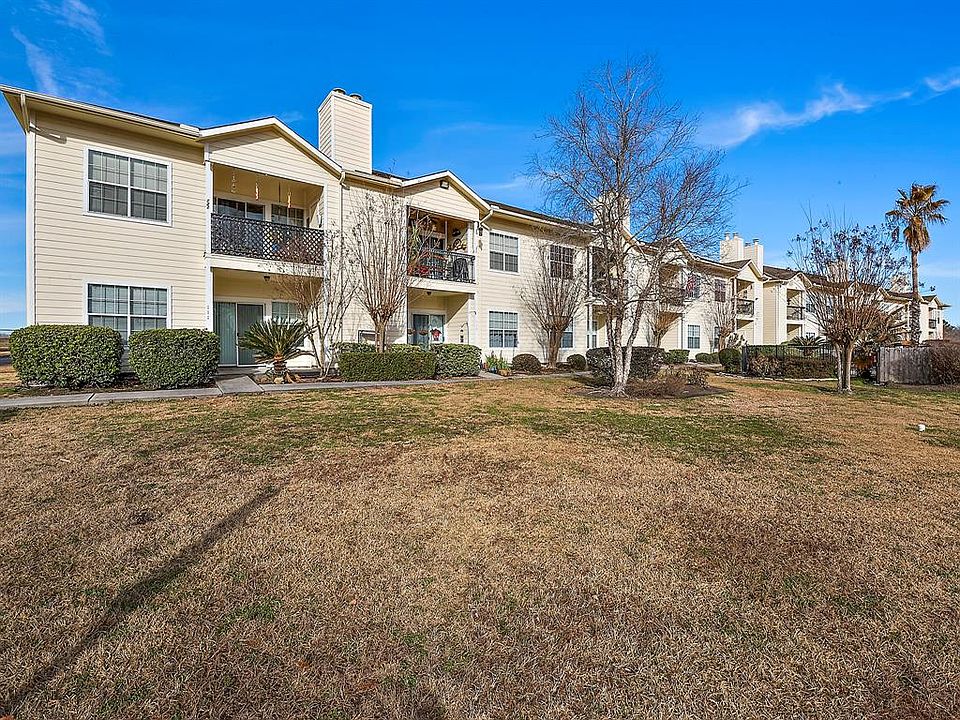 1st image of 12565 Melville Dr Unit 122