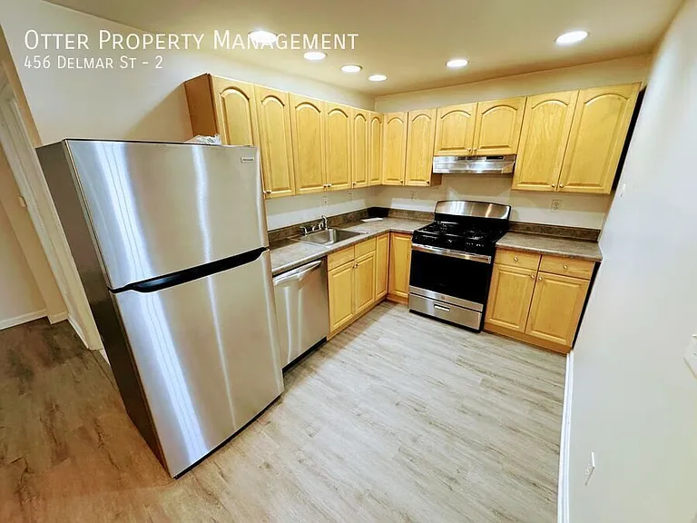 456 Delmar St #2 — Photo 9