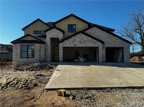 6402 S 59th St, Rogers, AR 72758