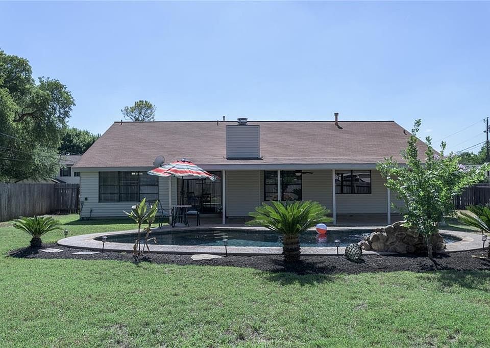 1st image of 2205 Creekview Dr