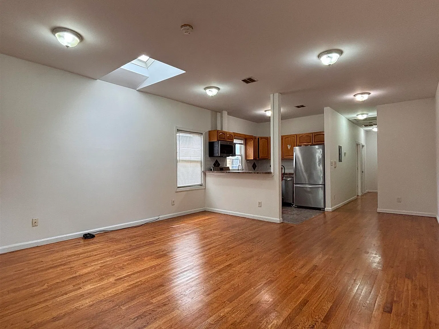 3 bed, 2.0 bath, $2,250 — Photo 4