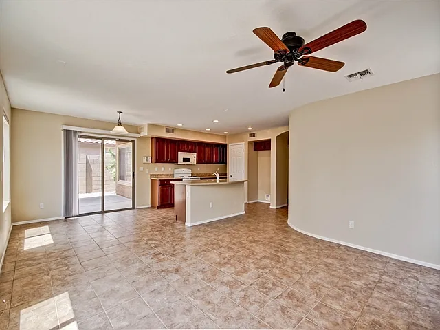 2982 S 256th Dr — Photo 6