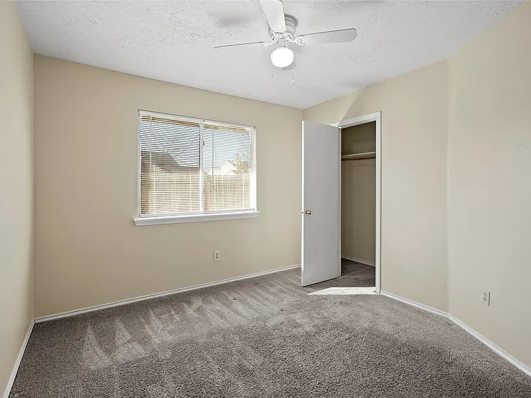 1430 Bentwood Dr — Photo 10