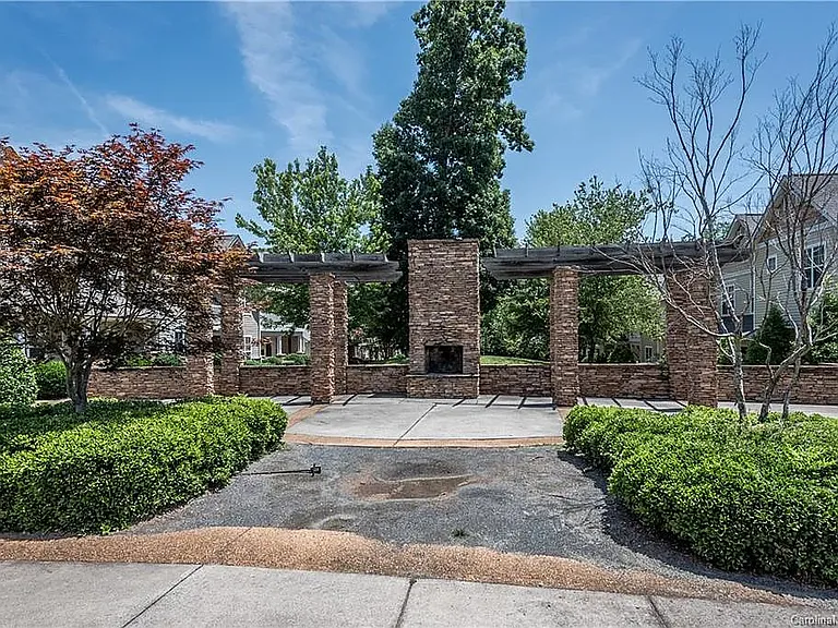 11335 Dundarrach Ln — Photo 24