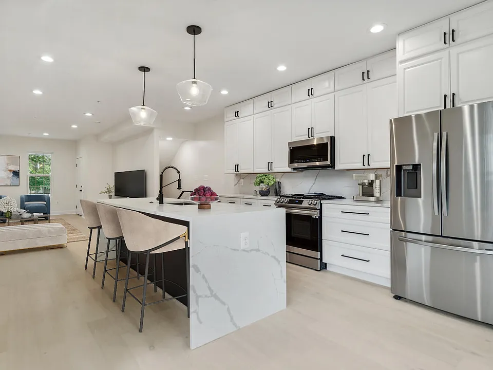 1232 Trinidad Ave NE #1