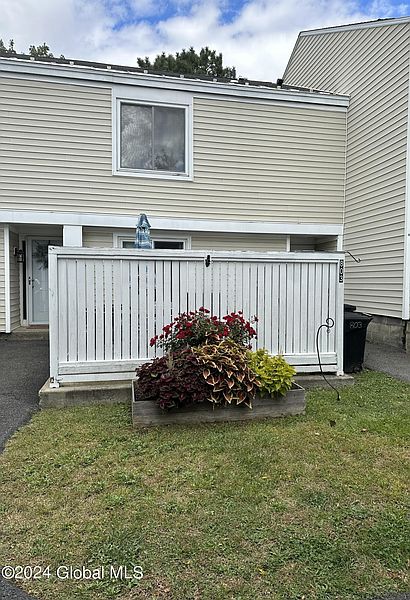 2nd image of 803 Fairfield Court