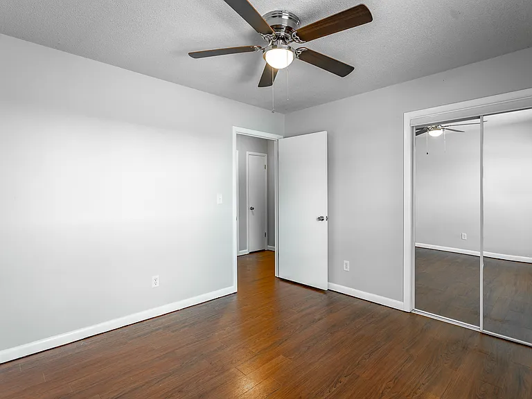 Saint Victors Lane Townhomes — Photo 16