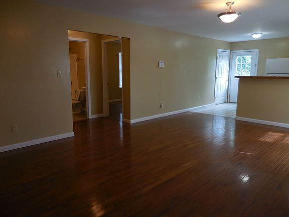 4th image of 224 University Ave #B