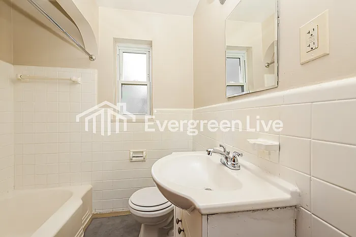 84 Carson Ave — Photo 10