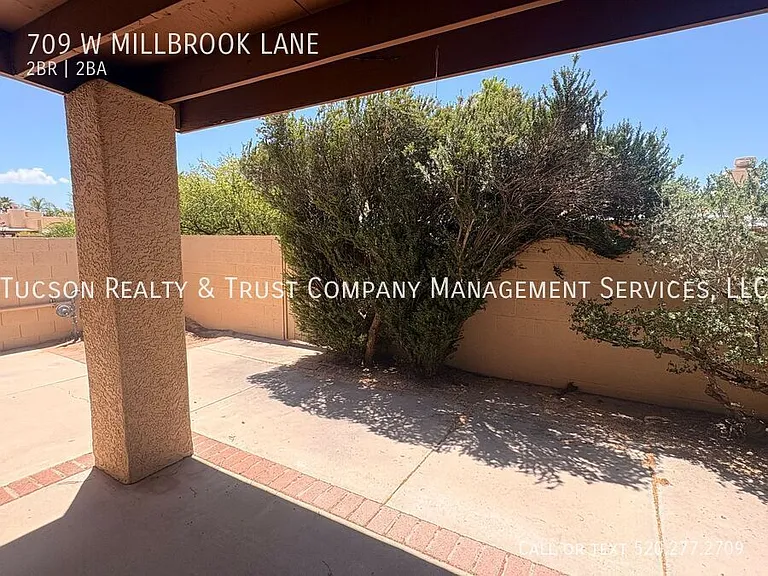 709 W Millbrook Ln — Photo 14