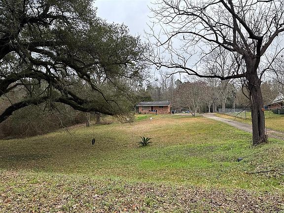 3rd image of 9360 Vickers Rd