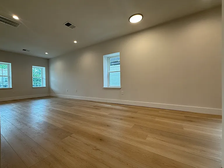160 Main St #1 — Photo 10