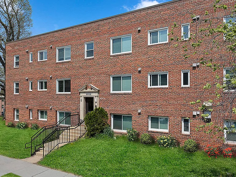 TM_Hartford_Exterior_8048-1200x