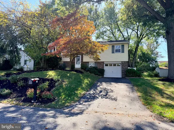 34 Chestnut Ln, Bechtelsville, PA 19505