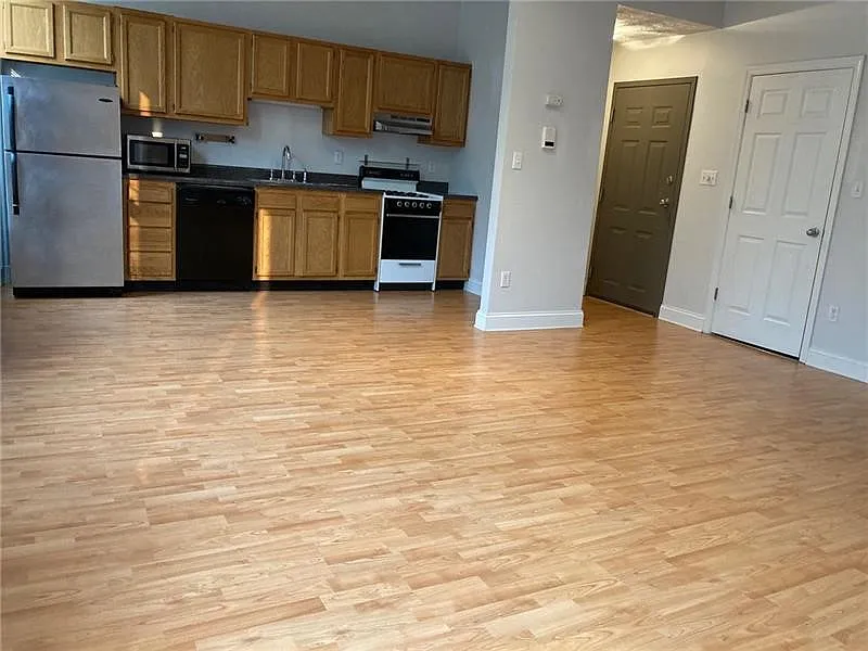 1 bed, $1,295 — Photo 2