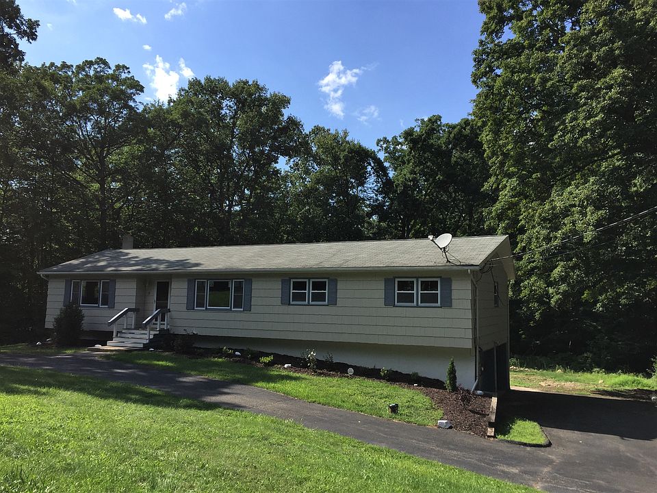 Aprox 3,000 sqft + Garage