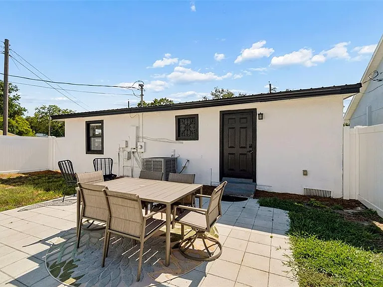 3901 N Ola Ave — Photo 40