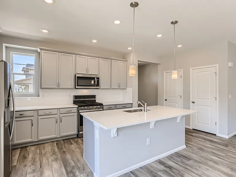 6302 N Fulton St — Photo 8