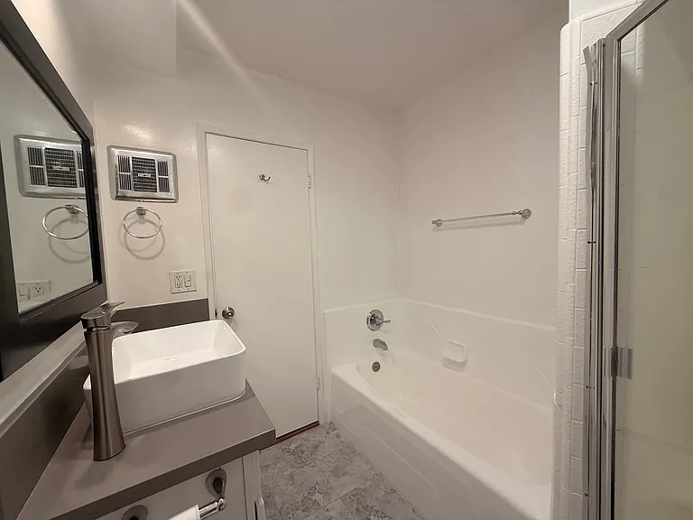415 N Oakhurst Dr #106 — Photo 8