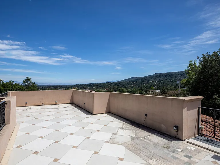 26200 Elena Rd — Photo 33
