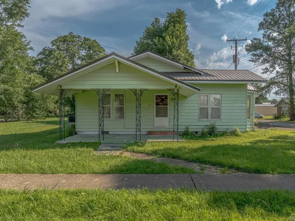 203 W 3rd St, Weiner, AR 72479
