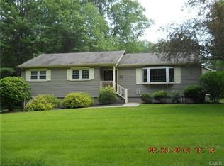 295 E Village Rd, Monroe, CT 06468