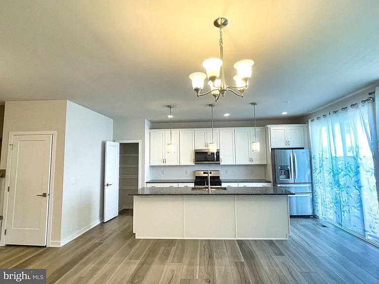 224 Lilac St — Photo 6