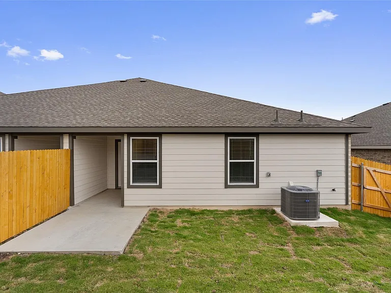 18609 Cremello Dr #B — Photo 24