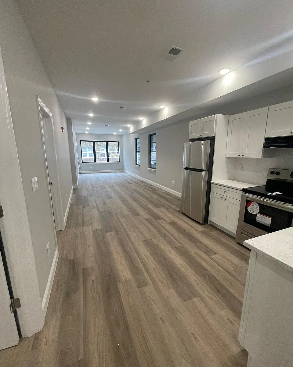 Building Photo - 33 12th Ave #2