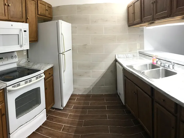 220 Elm St #404 — Photo 1