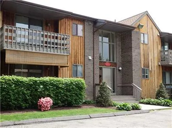 14 Riverview Dr, Bridgeport, CT 06606
