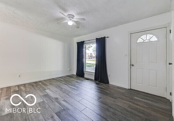 3rd image of 18 Maple Dr