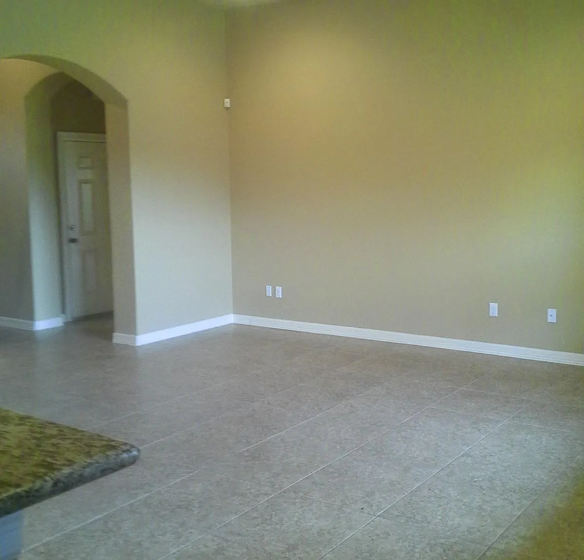 3 bed, 1874 sqft, $1,900 — Photo 2