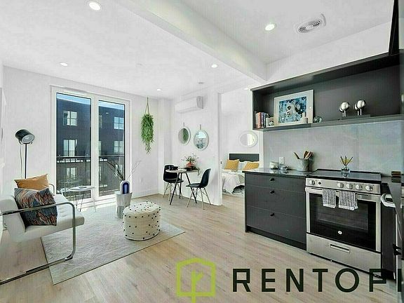 2nd image of 2175 Bergen St #4O