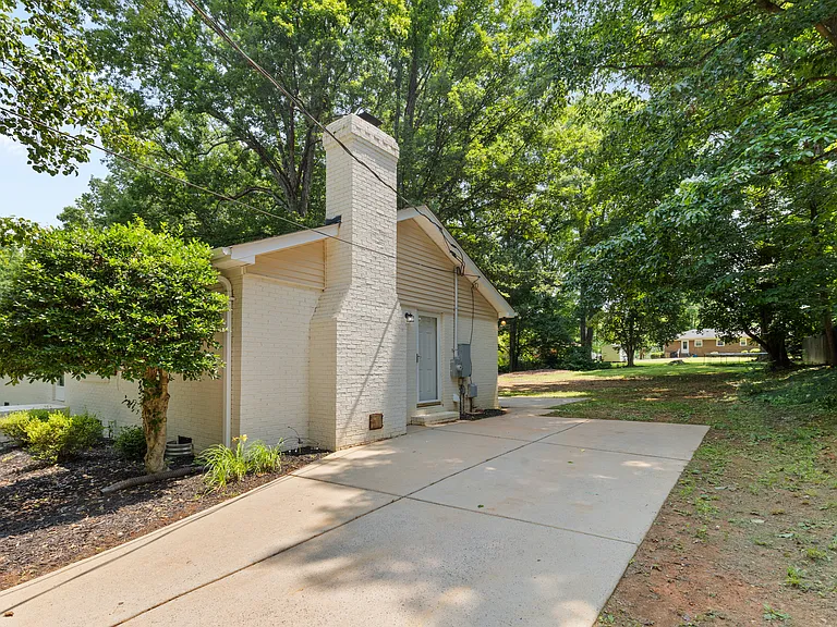6101 Davidson Dr — Photo 12