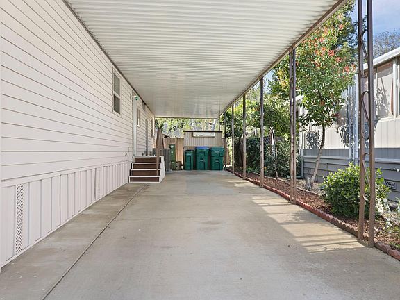 5th image of 19 Rio Vista Dr