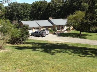 1265 Fox Town Rd, Clintwood, VA 24228