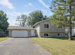 1901 Gunflint Trl, Minneapolis, MN 55444