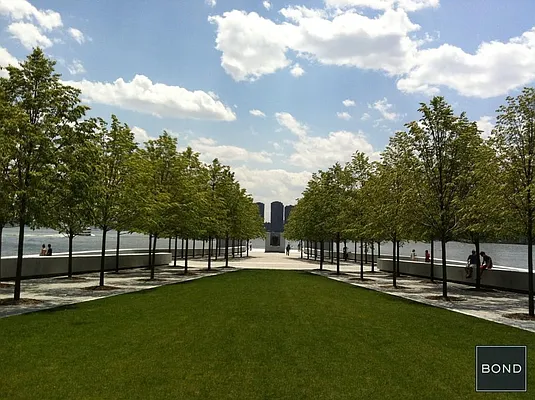 Rented by Bond New York | media 23