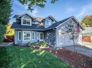 222 Sherwood Ct, Talent, OR 97540