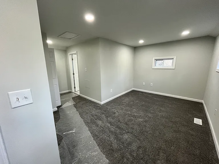 8235 Elvaton Dr — Photo 10