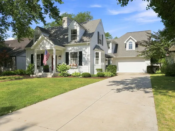 1011 Midway Dr, Auburn, IN 46706
