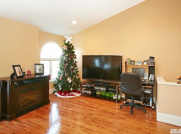 3rd image of 24172 Oak Park Dr #85B