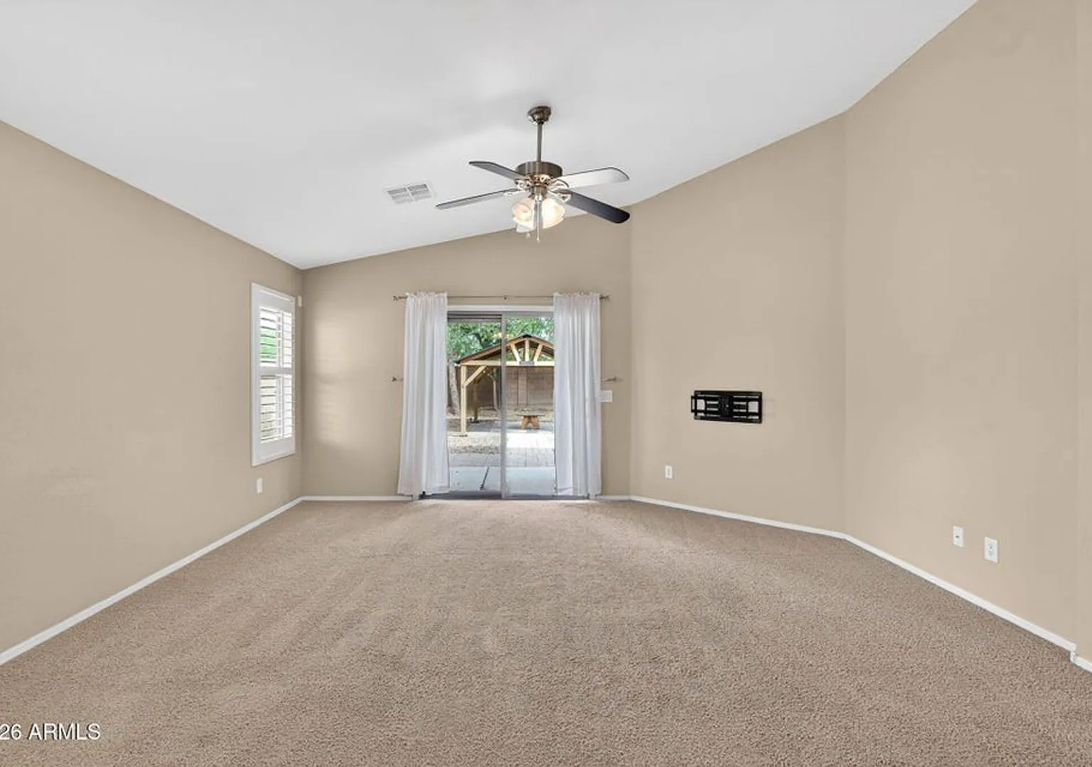 This beautifully maintained 4-bedroom, 3-full-bath home! — Photo 3