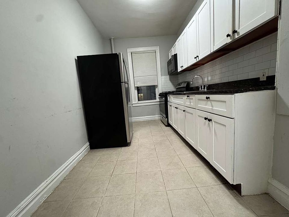 1st image of 126 Fairview Ave #26
