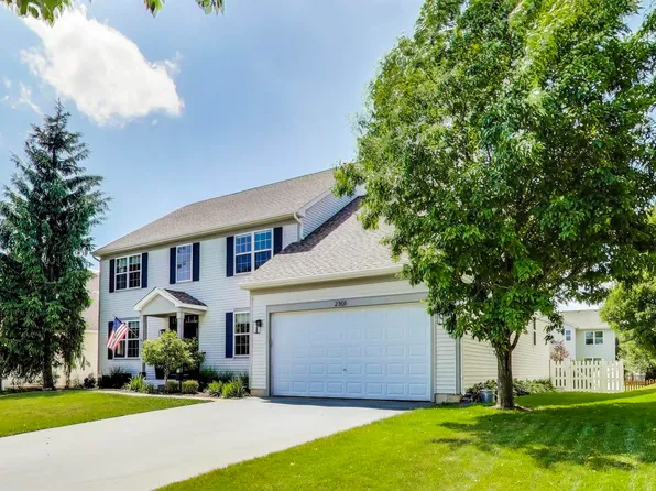 2301 Bluewater Dr, Wauconda, IL 60084