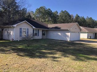 121 Huntington Dr, Kingsland, GA 31548