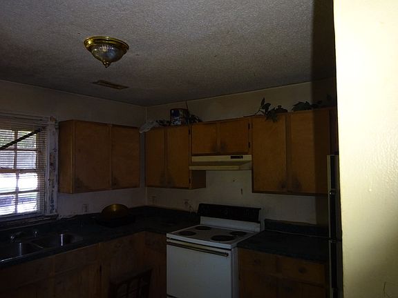 4th image of 3017 Branderwood Dr